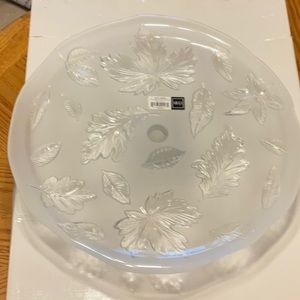 Mikasa Footed Cake Plate Clear Detailed Leaves Design
